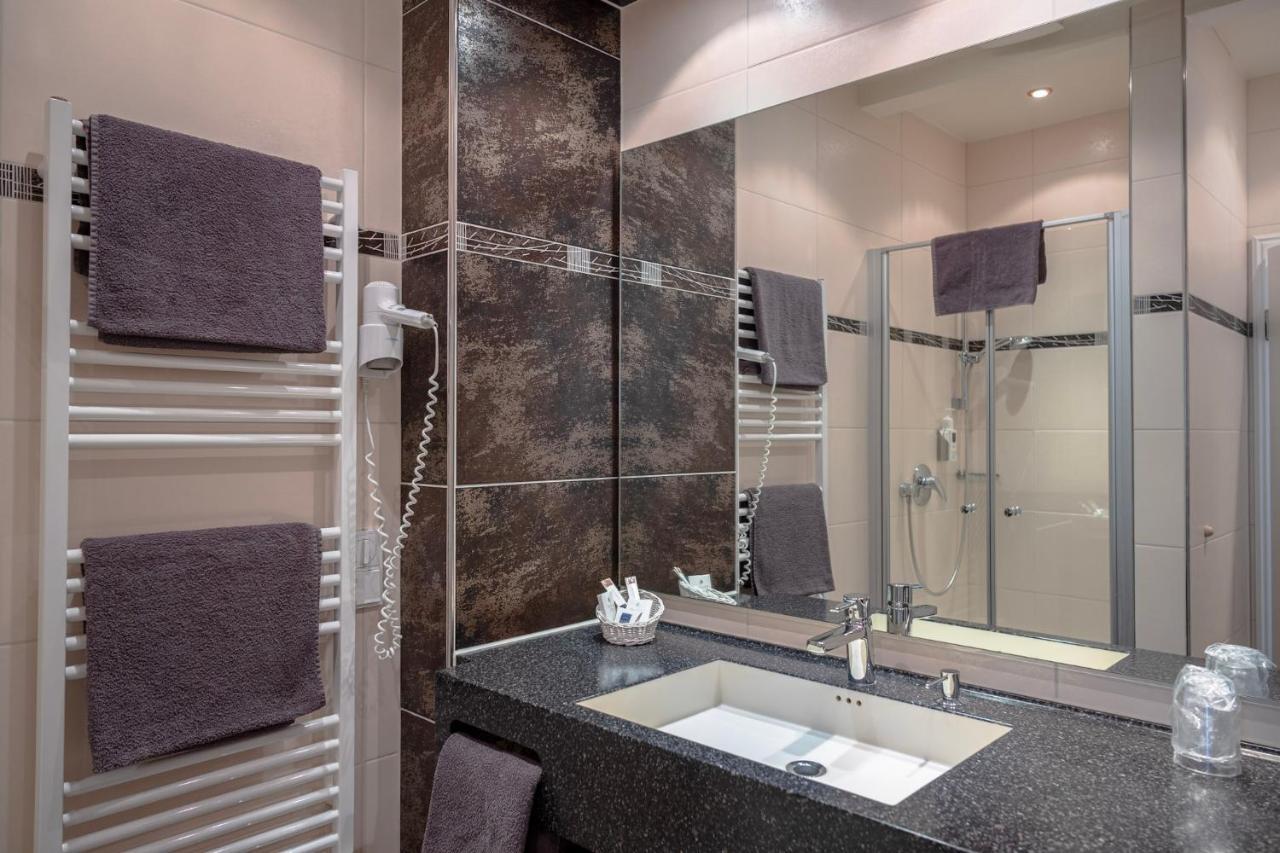 Alte Landratsvilla Hotel Bender เวสเตอร์บวร์ก ภายนอก รูปภาพ