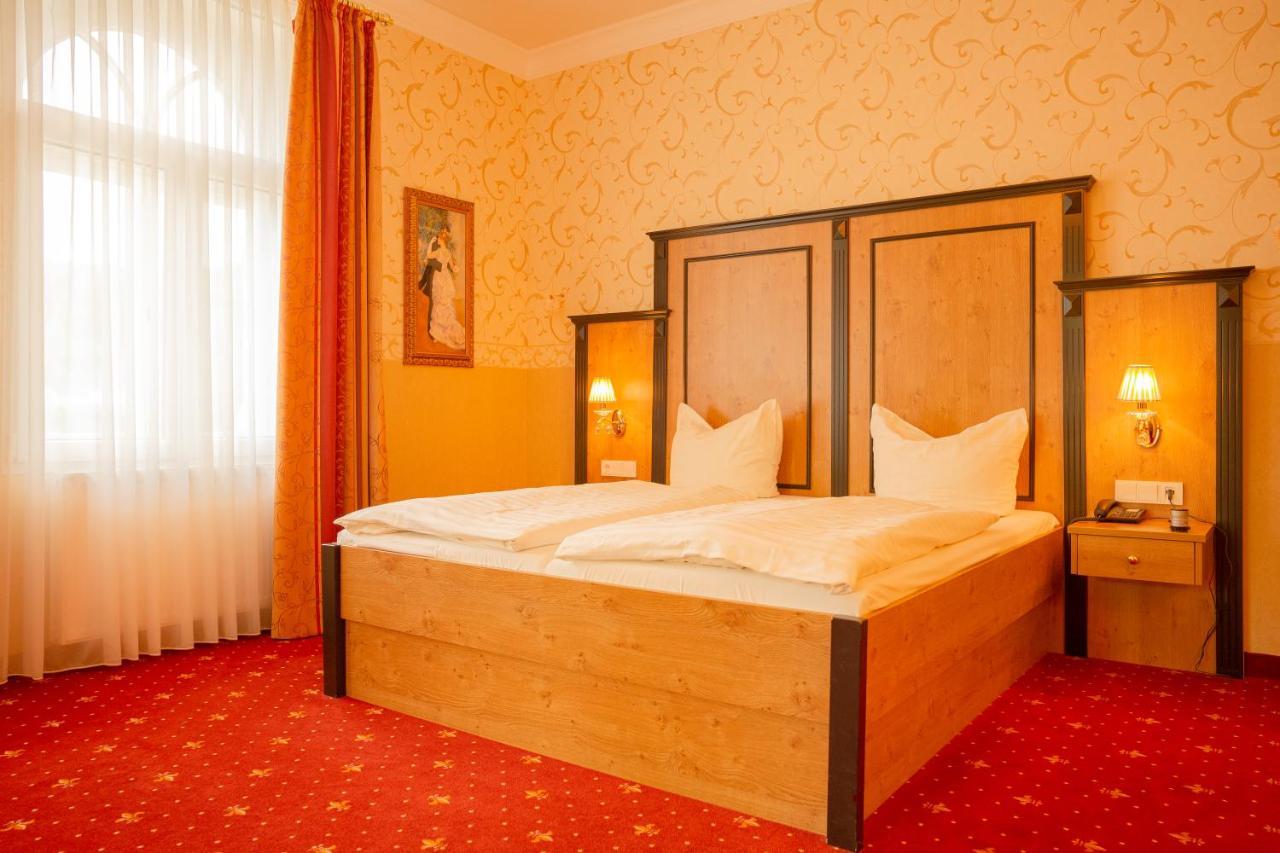 Alte Landratsvilla Hotel Bender เวสเตอร์บวร์ก ภายนอก รูปภาพ
