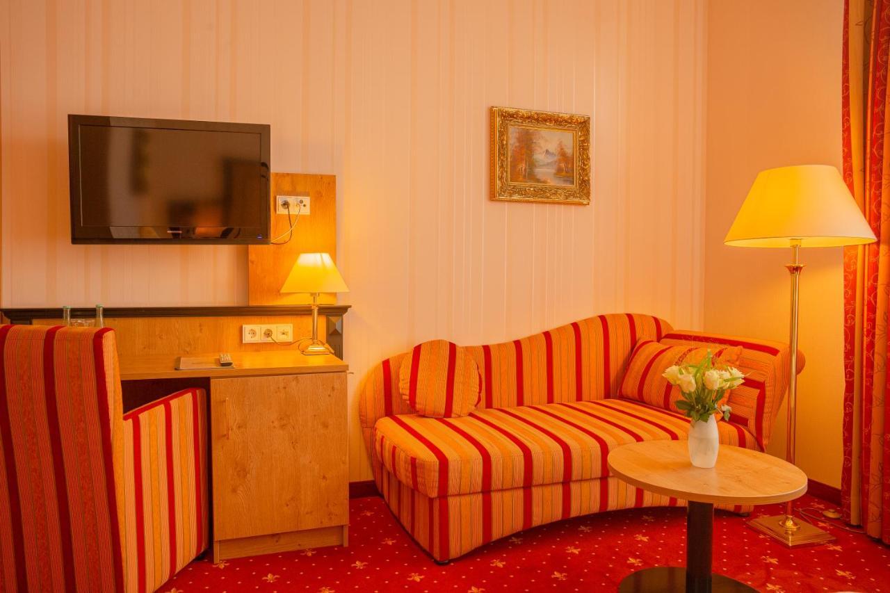 Alte Landratsvilla Hotel Bender เวสเตอร์บวร์ก ภายนอก รูปภาพ