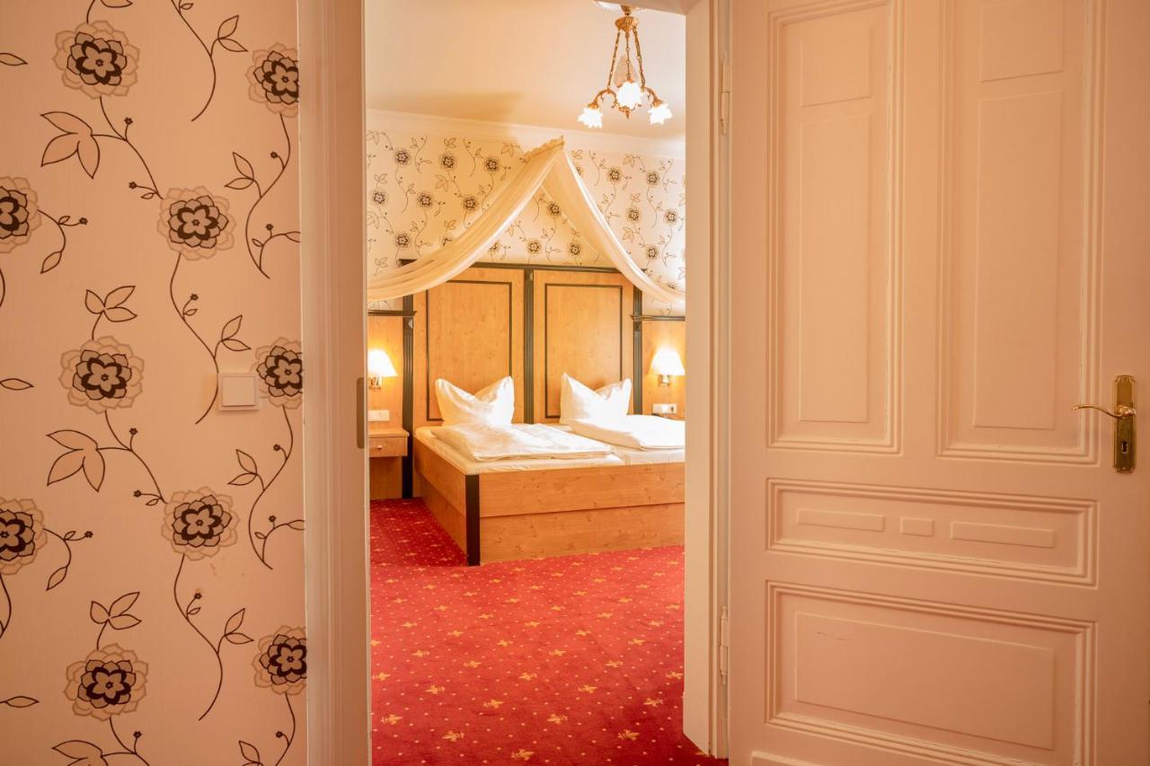 Alte Landratsvilla Hotel Bender เวสเตอร์บวร์ก ภายนอก รูปภาพ