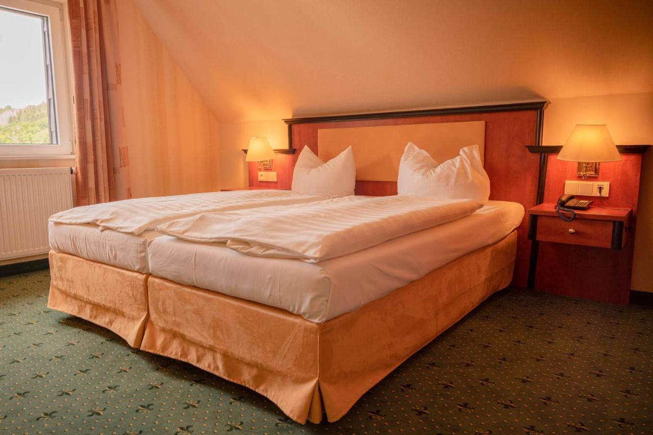Alte Landratsvilla Hotel Bender เวสเตอร์บวร์ก ภายนอก รูปภาพ